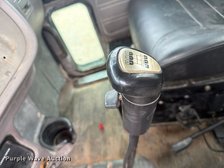 image for item EA7339 2011 Peterbilt 365 fuel truck