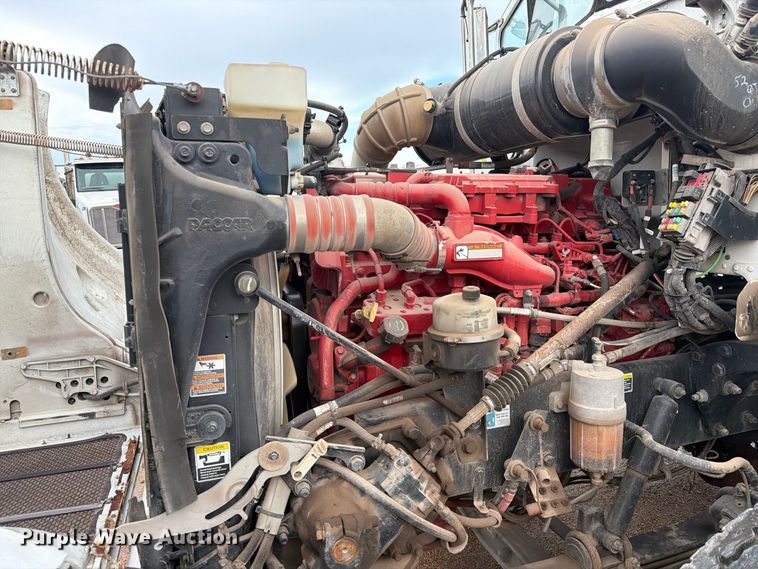 image for item EA7339 2011 Peterbilt 365 fuel truck