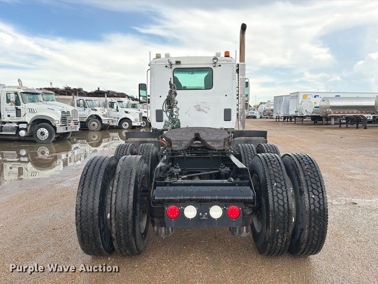 image for item EA7340 2016 Kenworth T880 semi truck