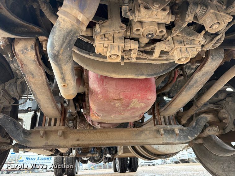 image for item EA7340 2016 Kenworth T880 semi truck