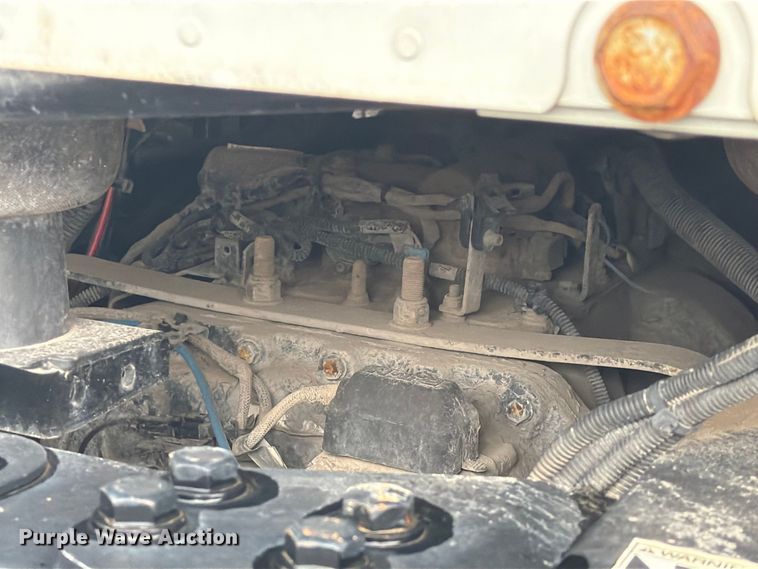 image for item EA7340 2016 Kenworth T880 semi truck
