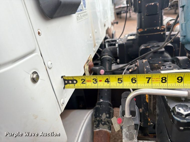 image for item EA7340 2016 Kenworth T880 semi truck
