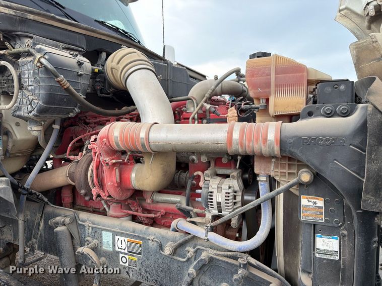 image for item EA7340 2016 Kenworth T880 semi truck