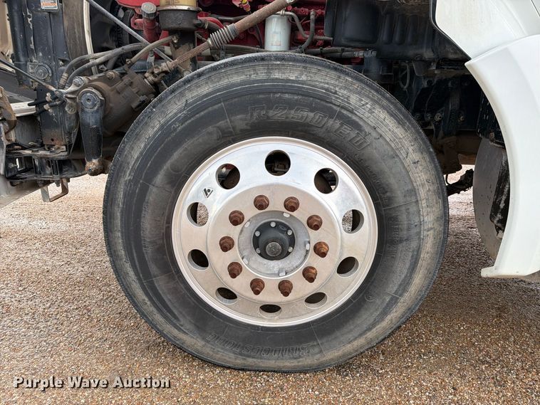image for item EA7340 2016 Kenworth T880 semi truck