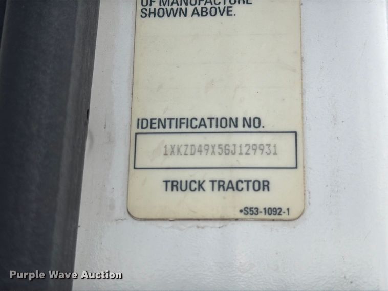 image for item EA7340 2016 Kenworth T880 semi truck