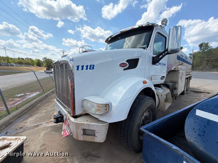 2015 Peterbilt 567 fuel truck