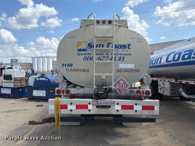 image for item EA7368 2015 Peterbilt 567 fuel truck
