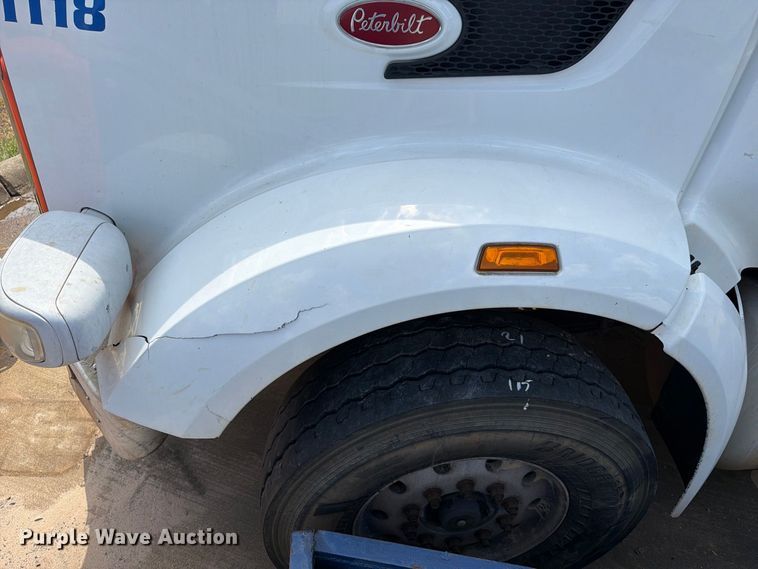 image for item EA7368 2015 Peterbilt 567 fuel truck