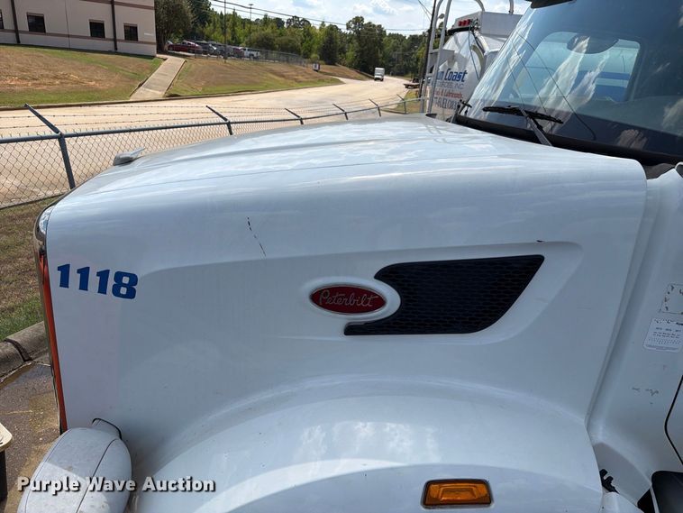 image for item EA7368 2015 Peterbilt 567 fuel truck