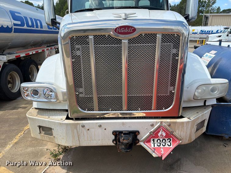 image for item EA7368 2015 Peterbilt 567 fuel truck