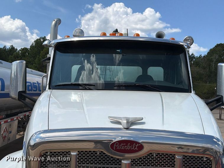 image for item EA7368 2015 Peterbilt 567 fuel truck