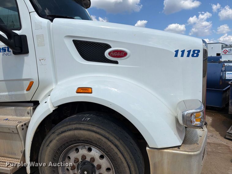 image for item EA7368 2015 Peterbilt 567 fuel truck