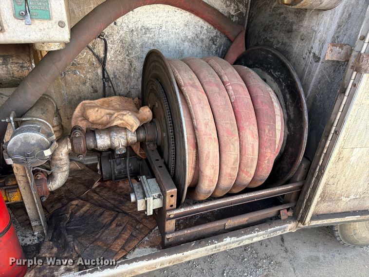 image for item EA7368 2015 Peterbilt 567 fuel truck