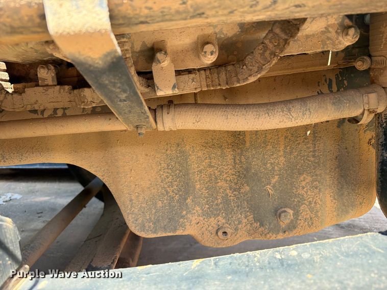 image for item EA7368 2015 Peterbilt 567 fuel truck