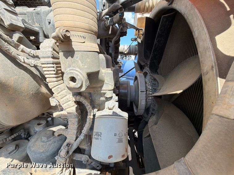 image for item EA7368 2015 Peterbilt 567 fuel truck