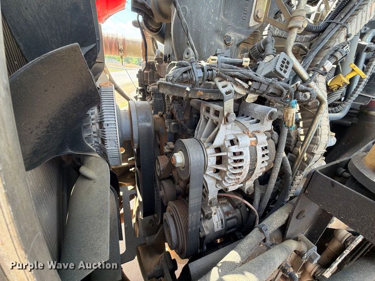 image for item EA7368 2015 Peterbilt 567 fuel truck