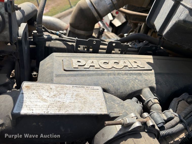 image for item EA7368 2015 Peterbilt 567 fuel truck