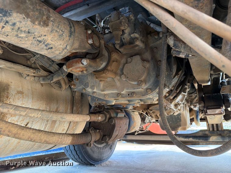 image for item EA7368 2015 Peterbilt 567 fuel truck