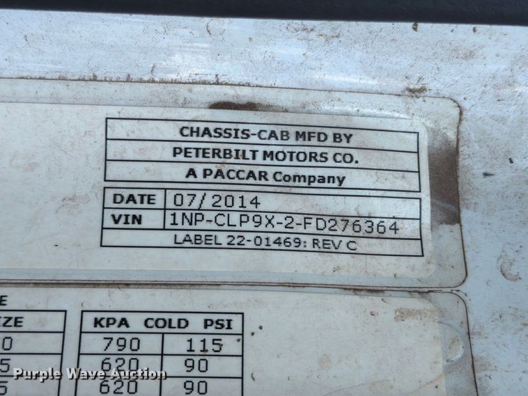 image for item EA7368 2015 Peterbilt 567 fuel truck