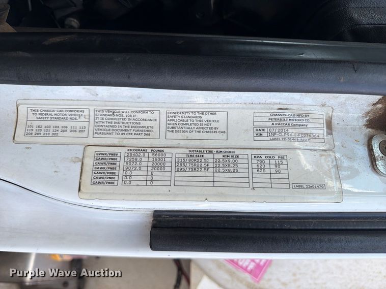 image for item EA7368 2015 Peterbilt 567 fuel truck