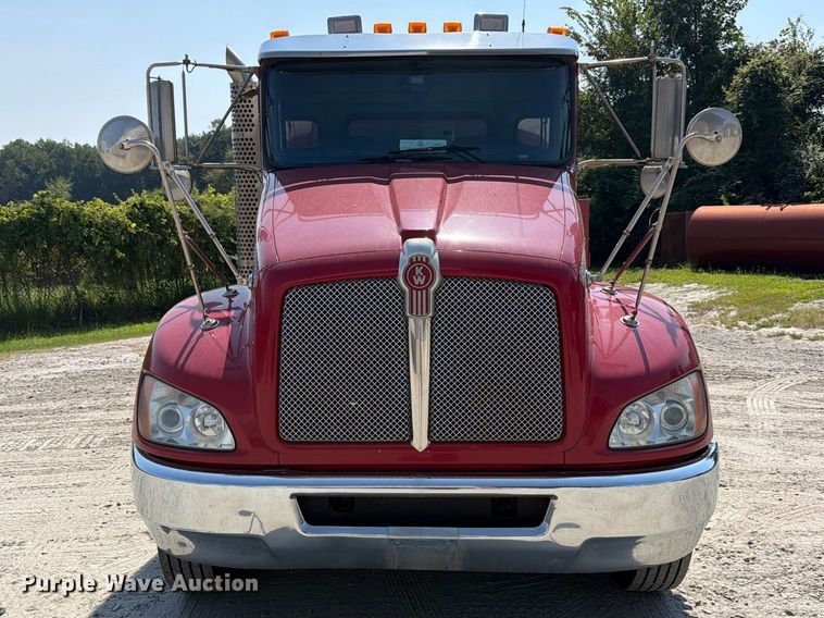 image for item EF1397 2016 Kenworth T3 Series fuel truck
