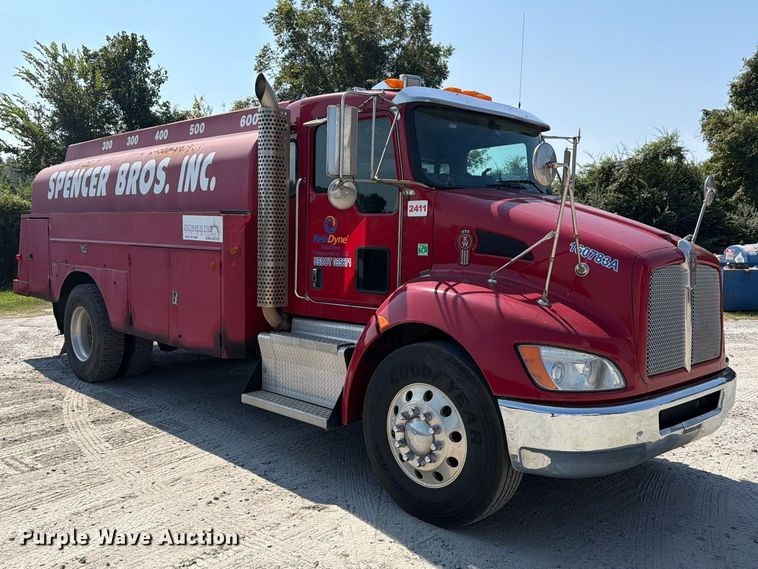 image for item EF1397 2016 Kenworth T3 Series fuel truck