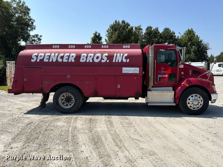 image for item EF1397 2016 Kenworth T3 Series fuel truck