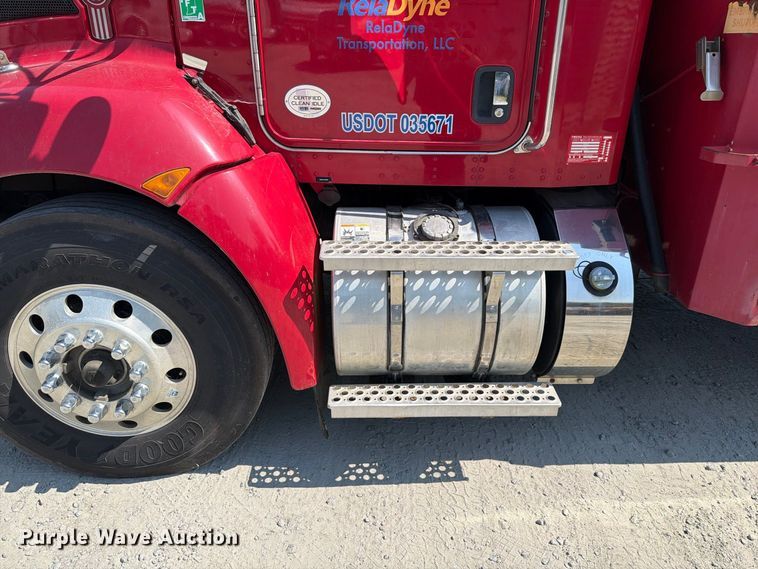 image for item EF1397 2016 Kenworth T3 Series fuel truck
