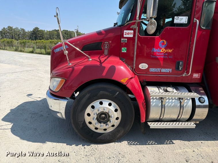 image for item EF1397 2016 Kenworth T3 Series fuel truck