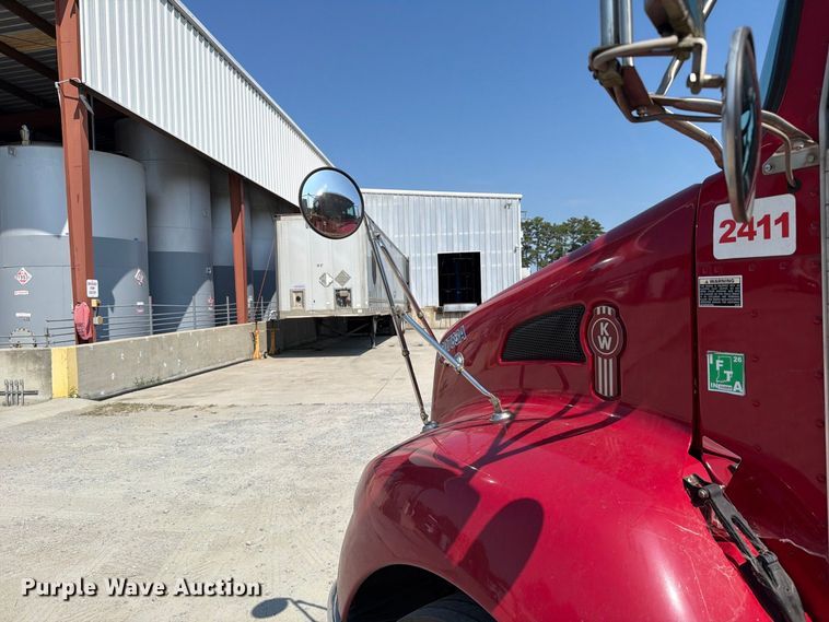 image for item EF1397 2016 Kenworth T3 Series fuel truck