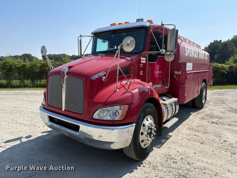 image for item EF1397 2016 Kenworth T3 Series fuel truck