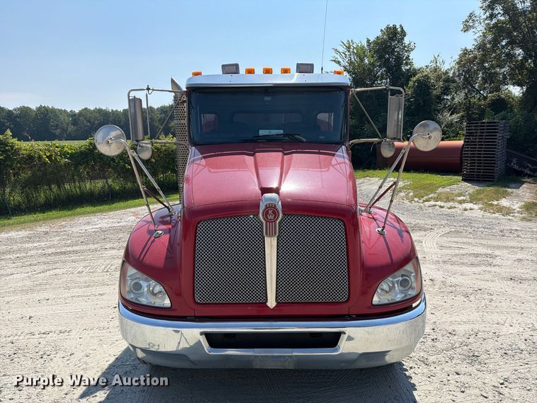 image for item EF1397 2016 Kenworth T3 Series fuel truck