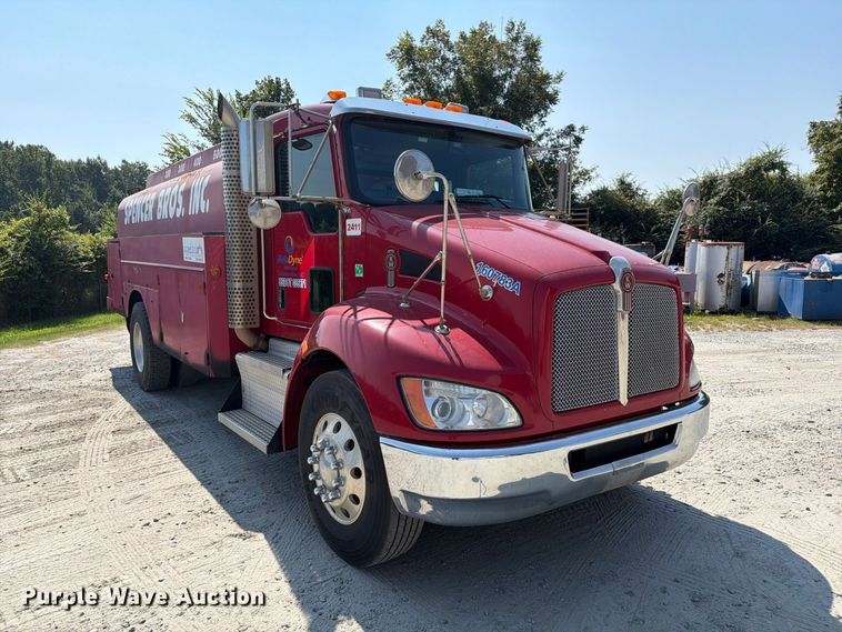 image for item EF1397 2016 Kenworth T3 Series fuel truck