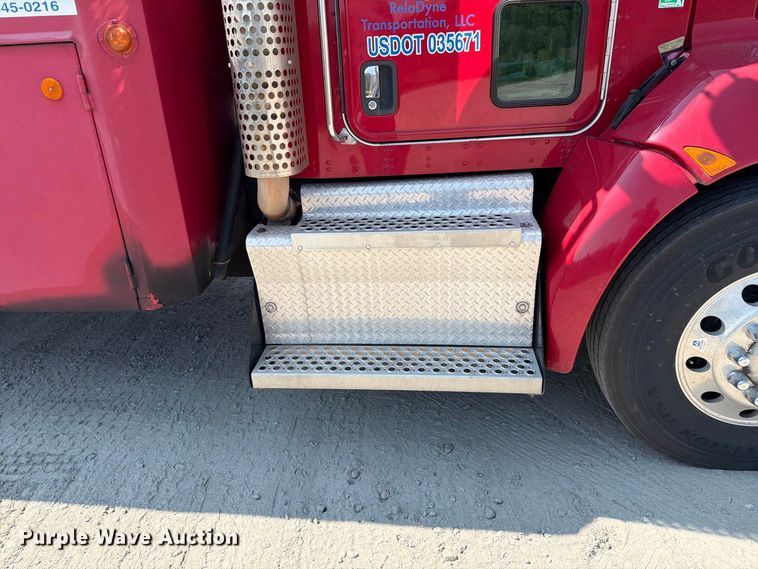 image for item EF1397 2016 Kenworth T3 Series fuel truck