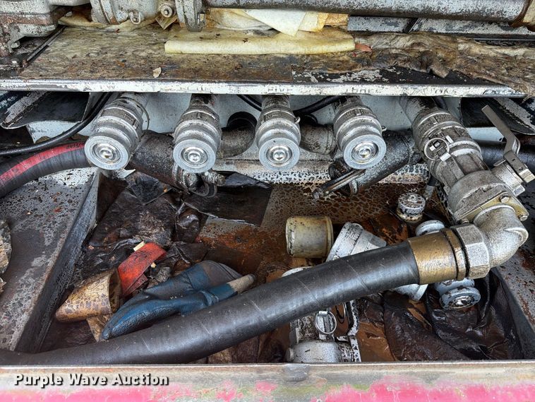 image for item EF1397 2016 Kenworth T3 Series fuel truck