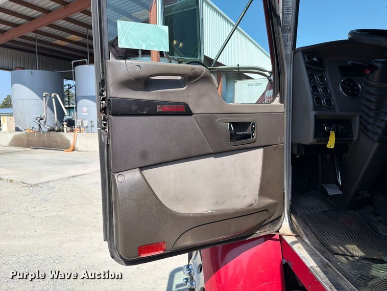 image for item EF1397 2016 Kenworth T3 Series fuel truck