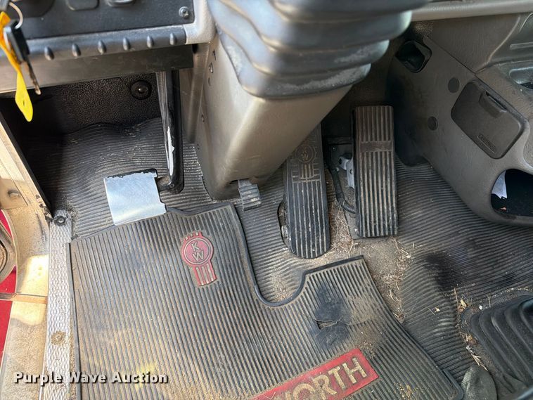 image for item EF1397 2016 Kenworth T3 Series fuel truck