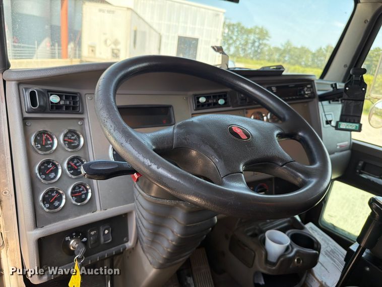 image for item EF1397 2016 Kenworth T3 Series fuel truck