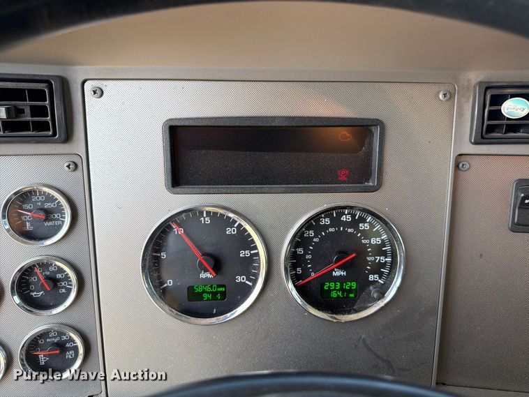 image for item EF1397 2016 Kenworth T3 Series fuel truck