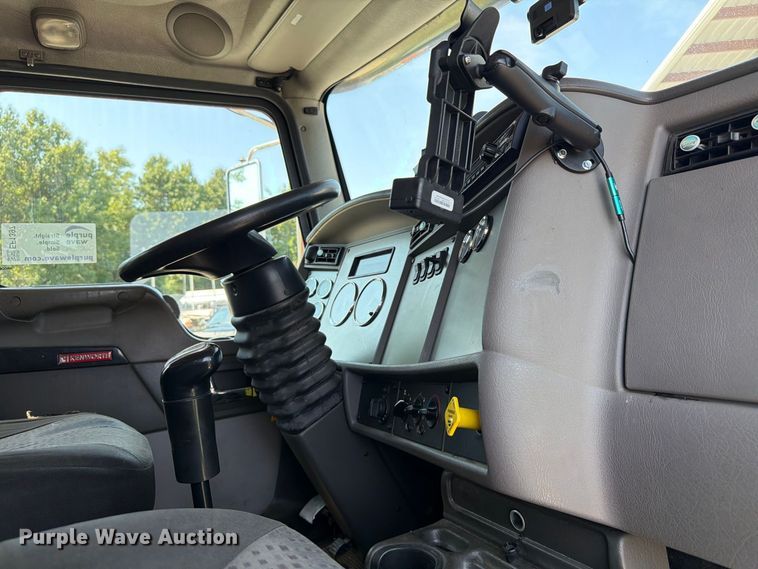 image for item EF1397 2016 Kenworth T3 Series fuel truck