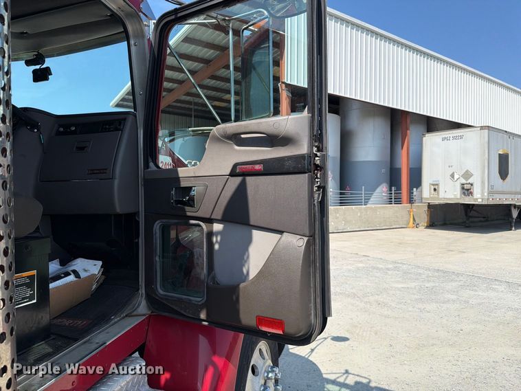 image for item EF1397 2016 Kenworth T3 Series fuel truck