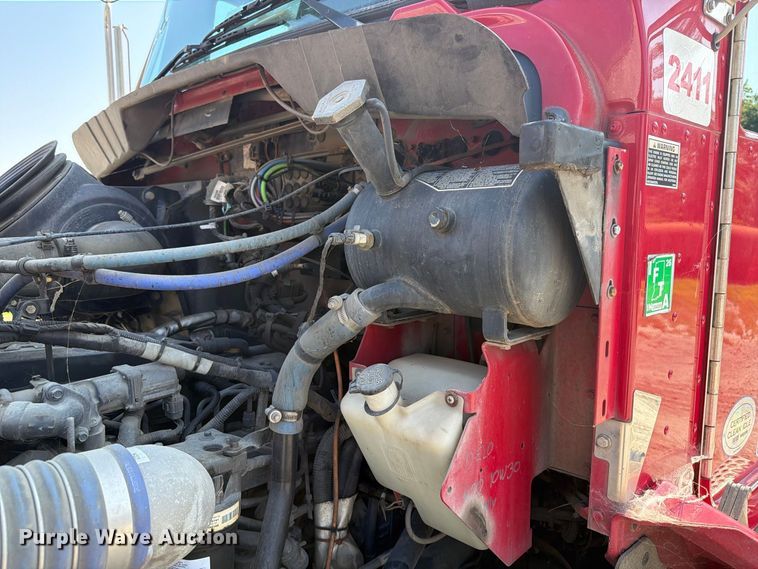 image for item EF1397 2016 Kenworth T3 Series fuel truck