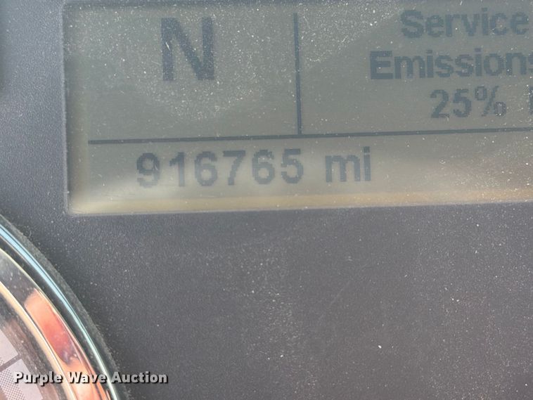 image for item EI7704 2014 Freightliner Cascadia semi truck