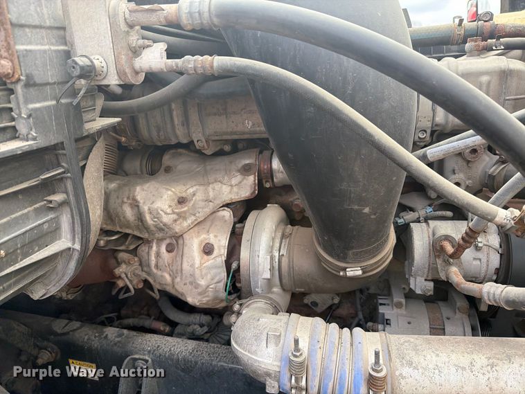 image for item EI7704 2014 Freightliner Cascadia semi truck