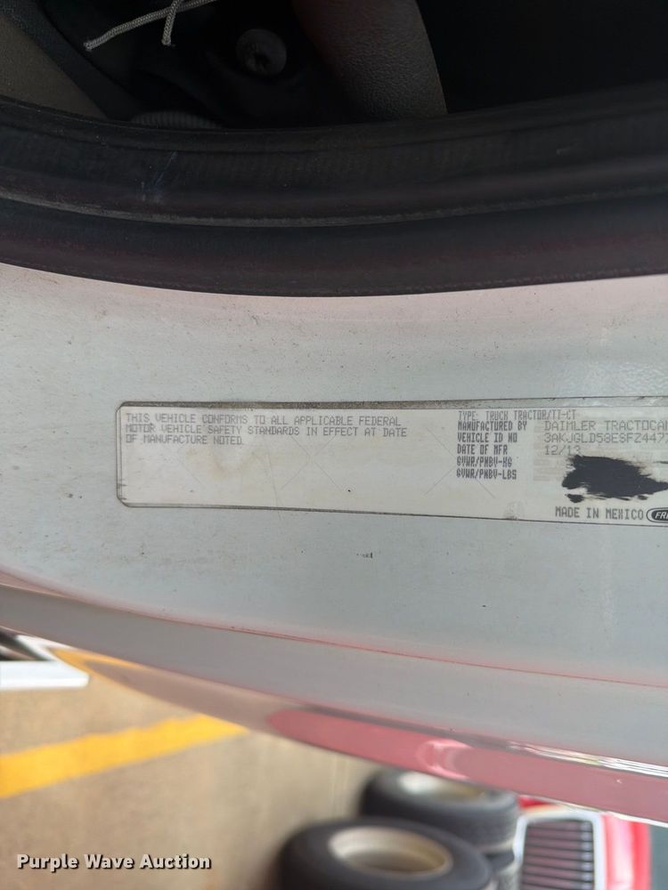 image for item EI7704 2014 Freightliner Cascadia semi truck