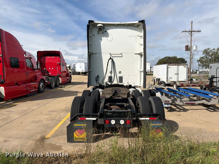 image for item EI7705 2015 Kenworth T680 semi truck