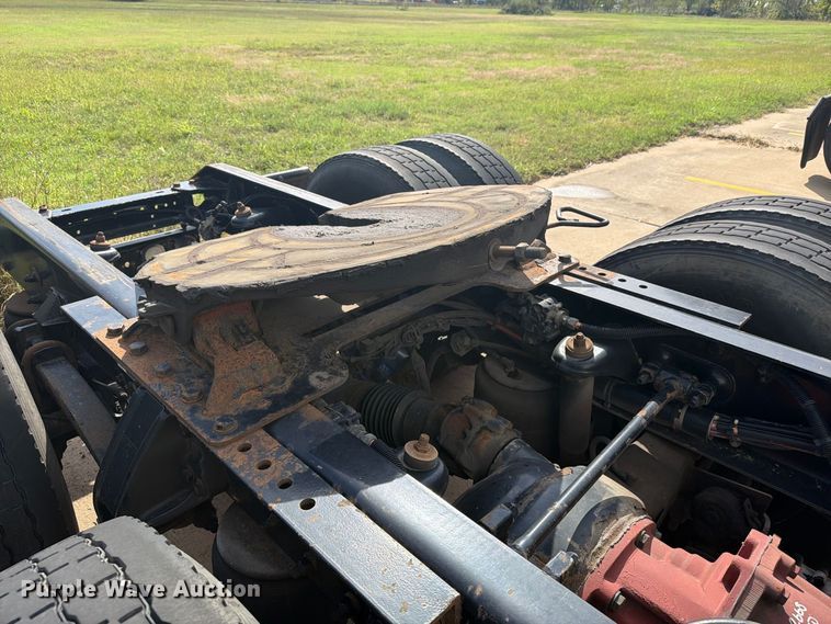 image for item EI7705 2015 Kenworth T680 semi truck