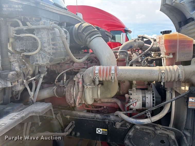 image for item EI7705 2015 Kenworth T680 semi truck