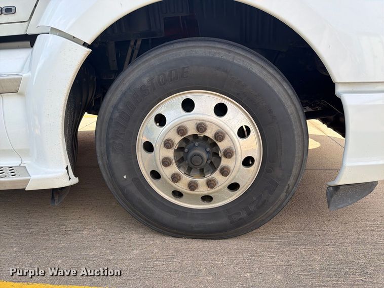 image for item EI7705 2015 Kenworth T680 semi truck