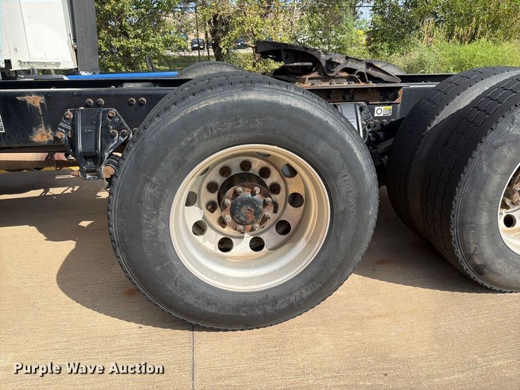 image for item EI7705 2015 Kenworth T680 semi truck